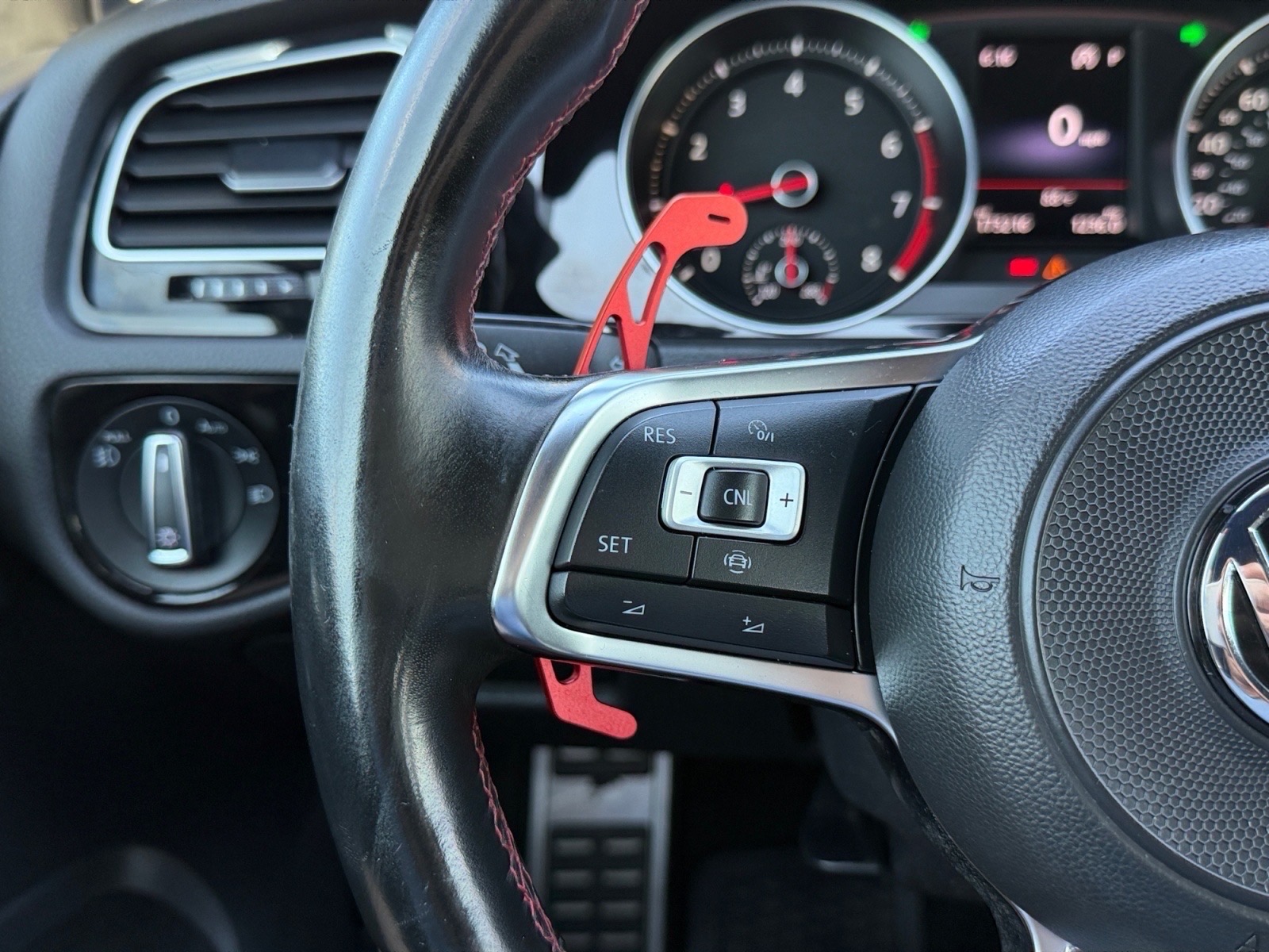 VolkswagenGolf GTI21