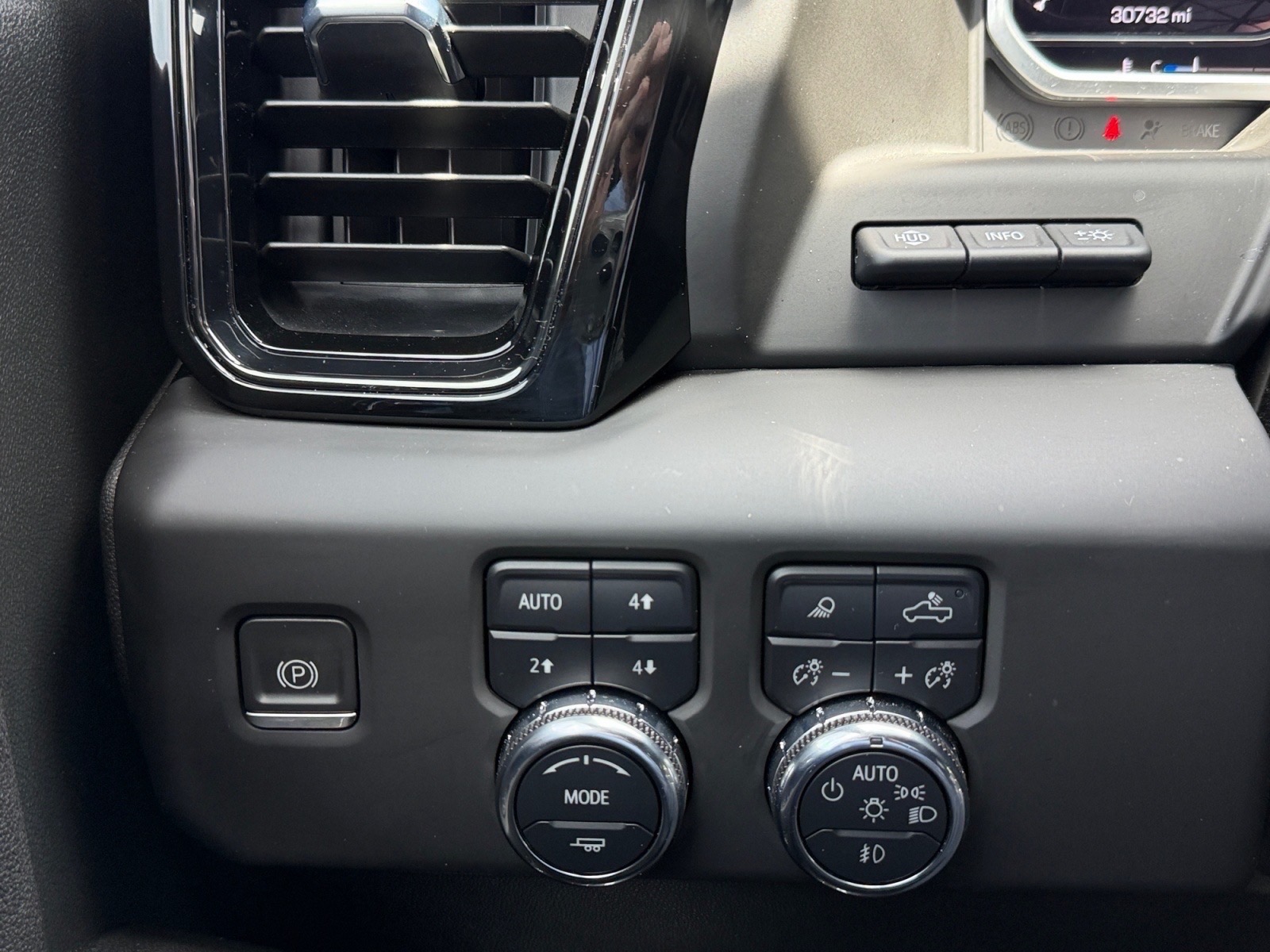 GMCSierra 2500HD23
