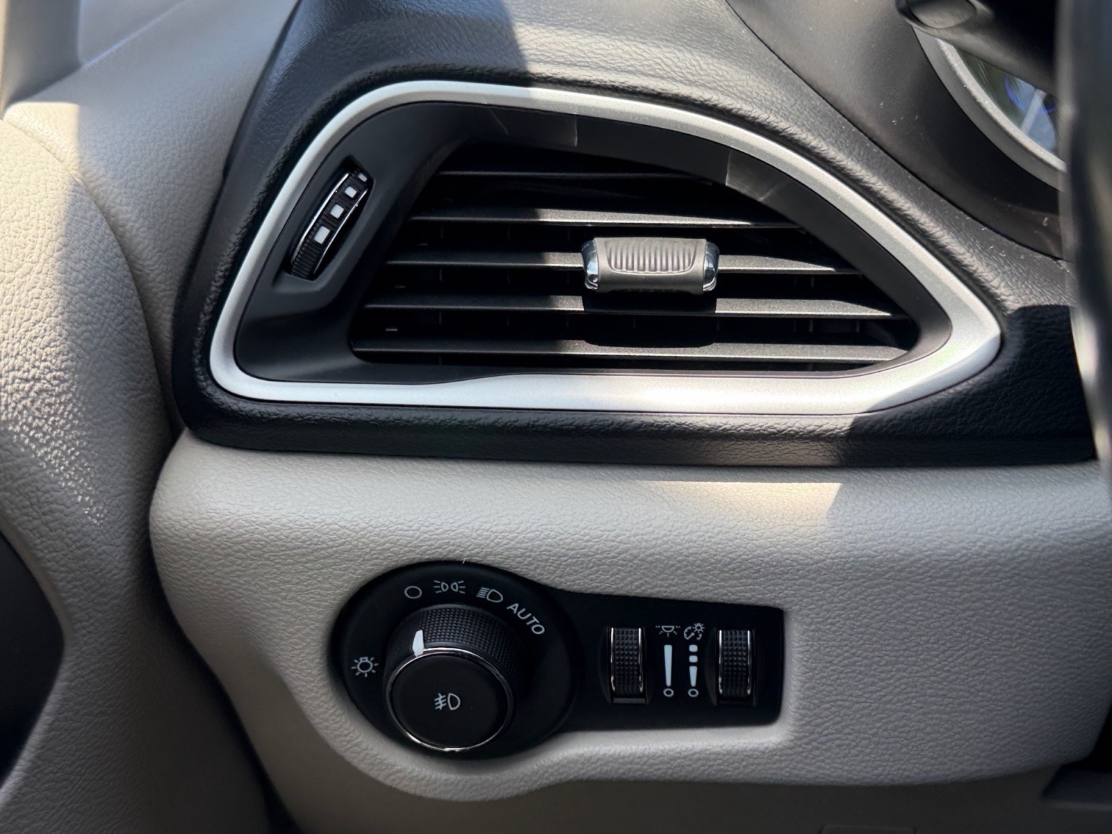 ChryslerPacifica23