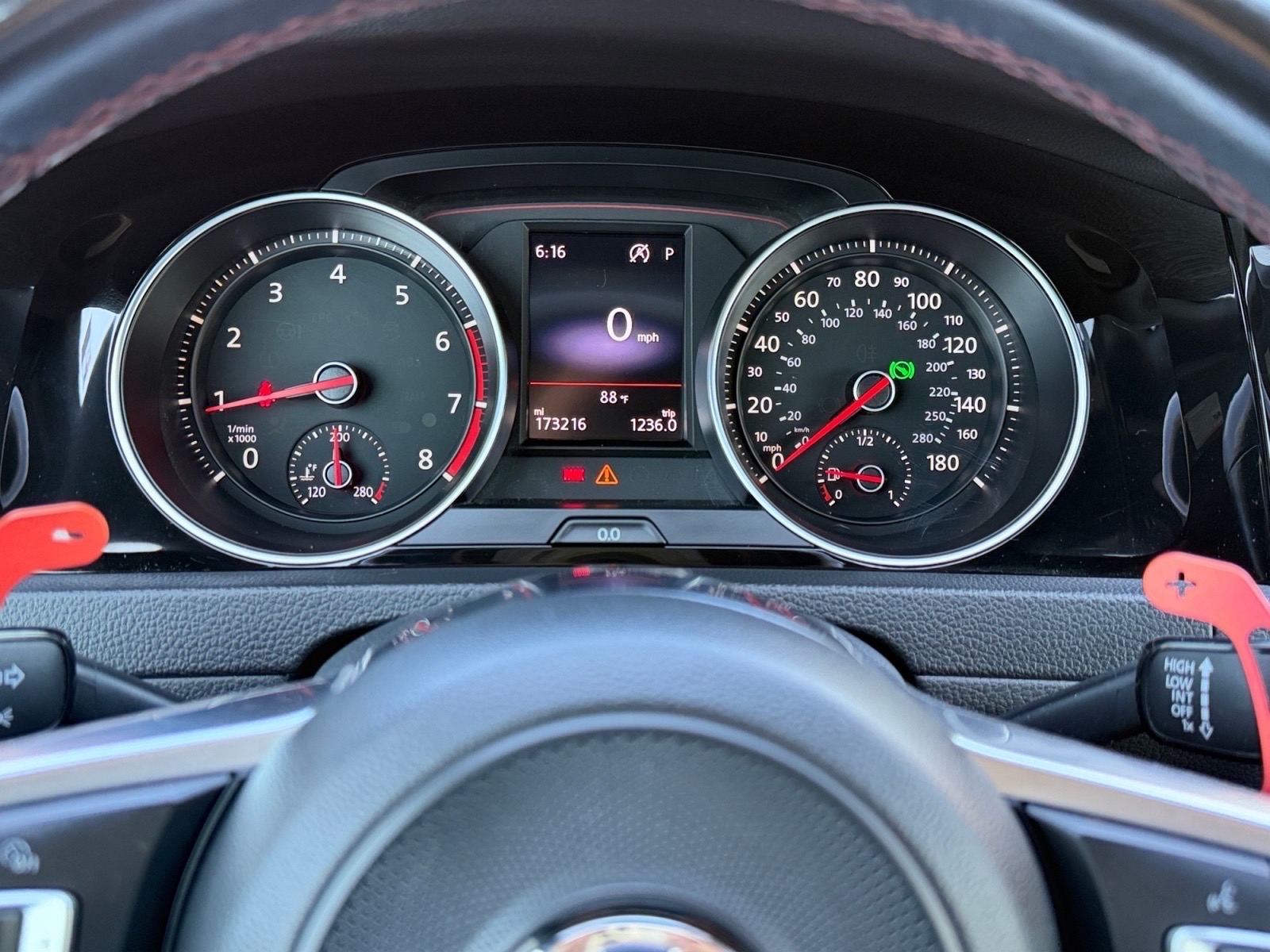 VolkswagenGolf GTI23