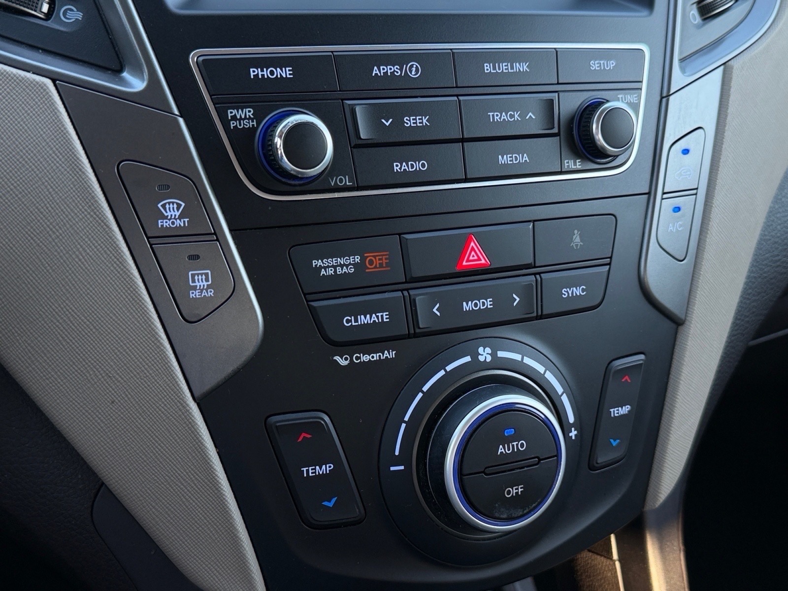 HyundaiSANTA FE Sport23