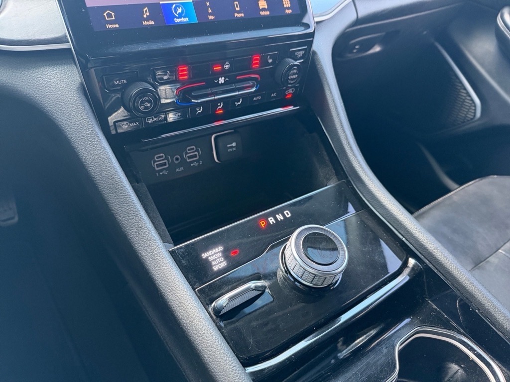 JeepGrand Cherokee L23