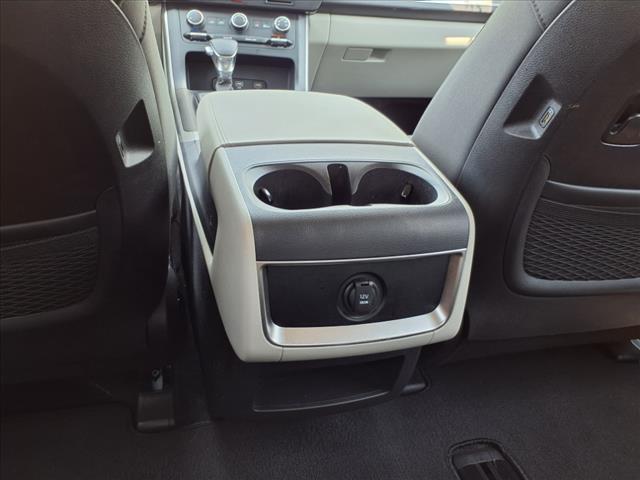 2022 Kia Carnival LX