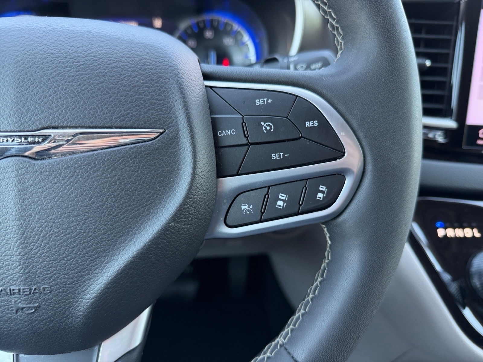 ChryslerPacifica24