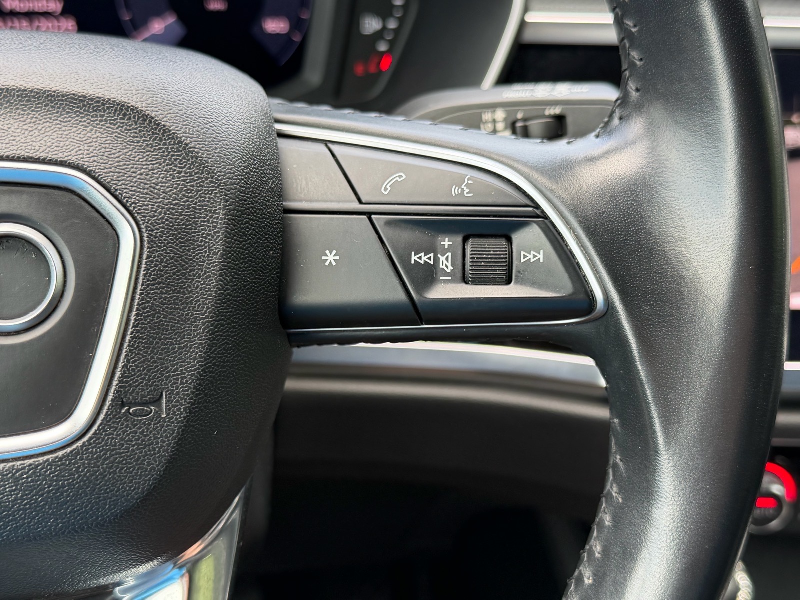 AudiQ324
