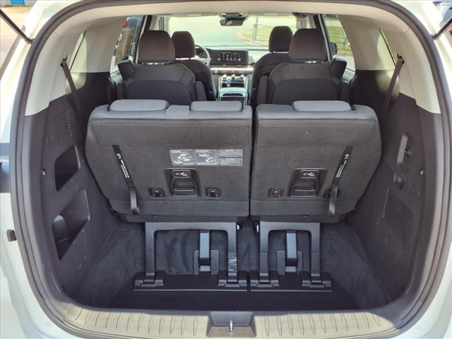 2022 Kia Carnival LX