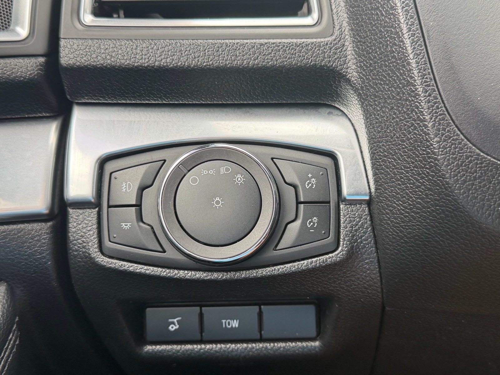 FordExplorer25