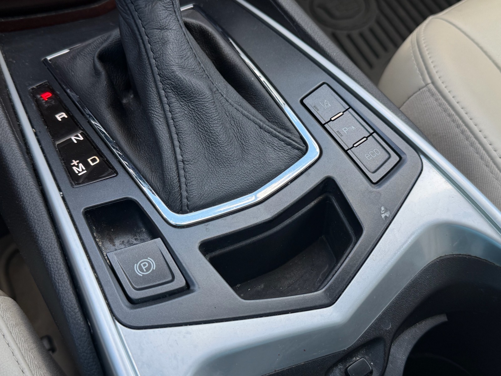 CadillacSRX26