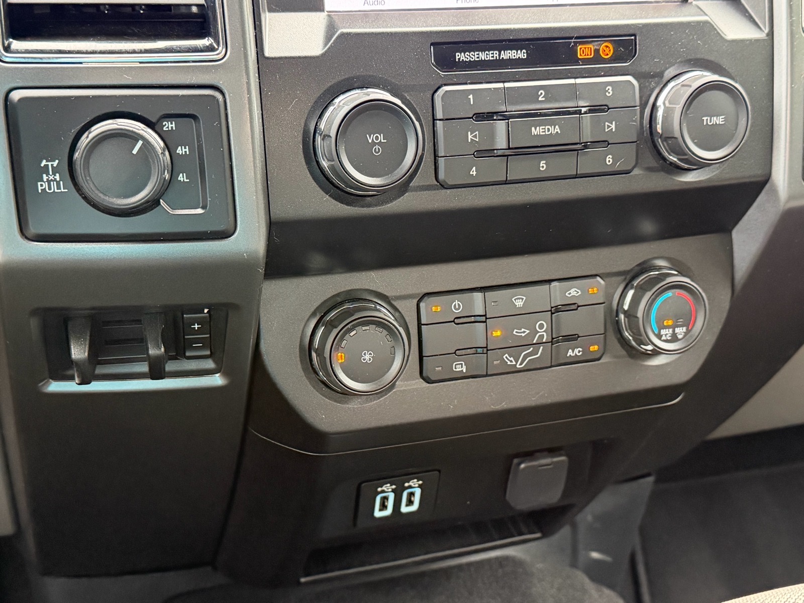 FordF-350 Super Duty29