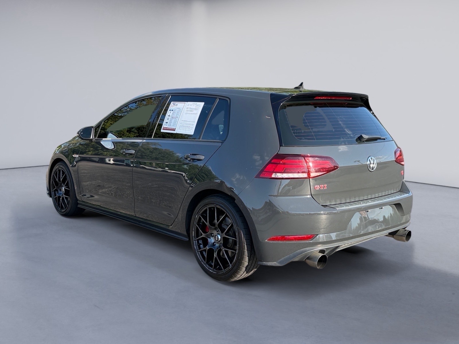 VolkswagenGolf GTI3