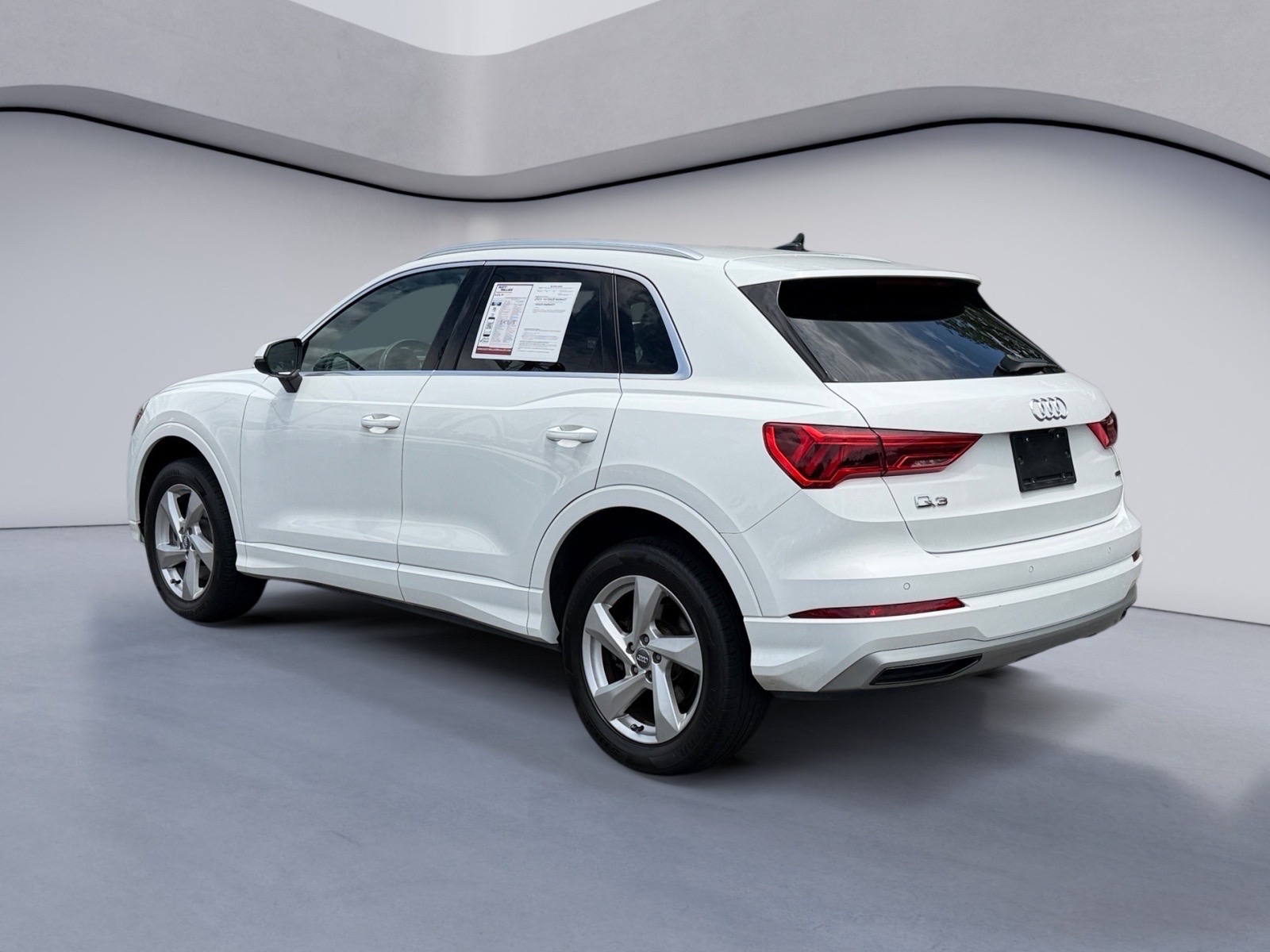 AudiQ33