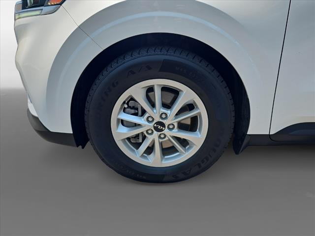 2022 Kia Carnival LX