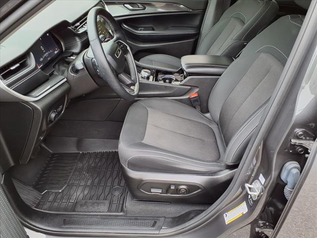 2022 Jeep Grand Cherokee Laredo 4WD - Photo 10