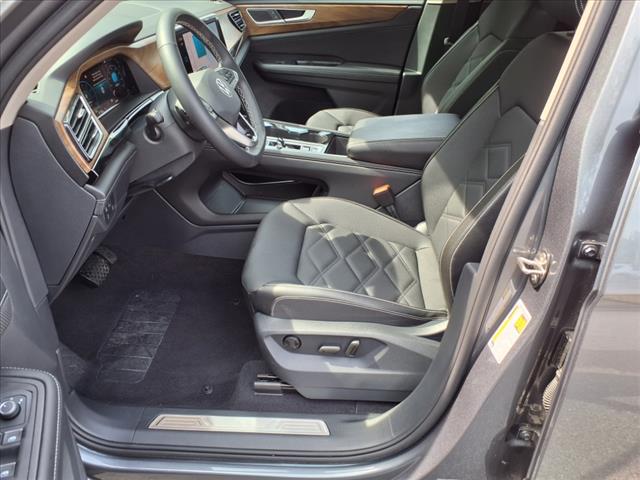 2025 Volkswagen Atlas 2.0T SE w/Technology - Photo 10