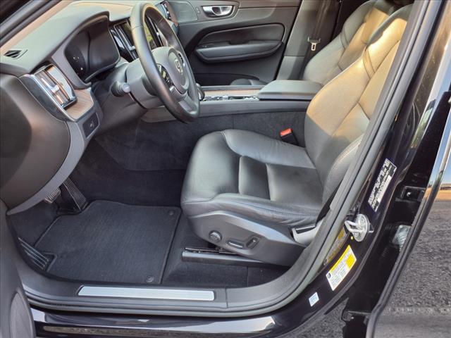 2023 Volvo XC60 B5 Plus Dark Theme - Photo 10