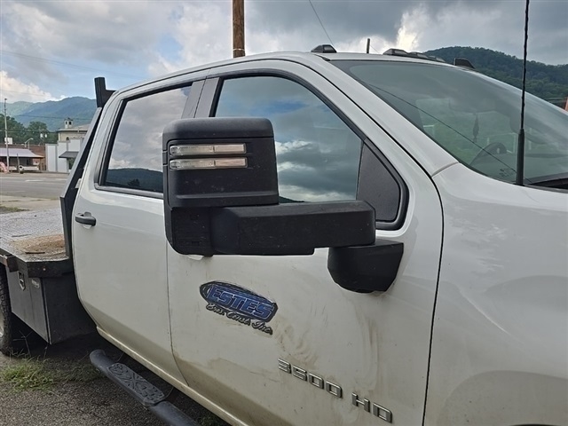 2024 Chevrolet Silverado 3500HD Work Truck WT 177 WB 4WD CREW FLATBED - Photo 11