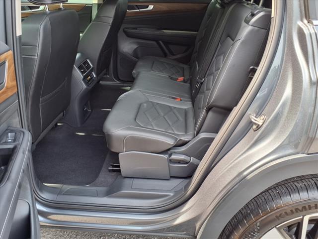 2025 Volkswagen Atlas 2.0T SE w/Technology - Photo 11