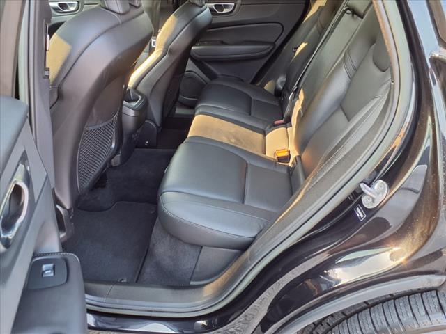 2023 Volvo XC60 B5 Plus Dark Theme - Photo 11