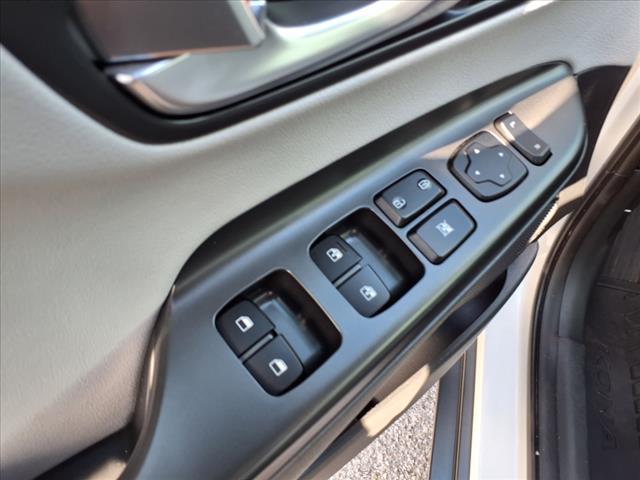 2022 Hyundai KONA Limited - Photo 14