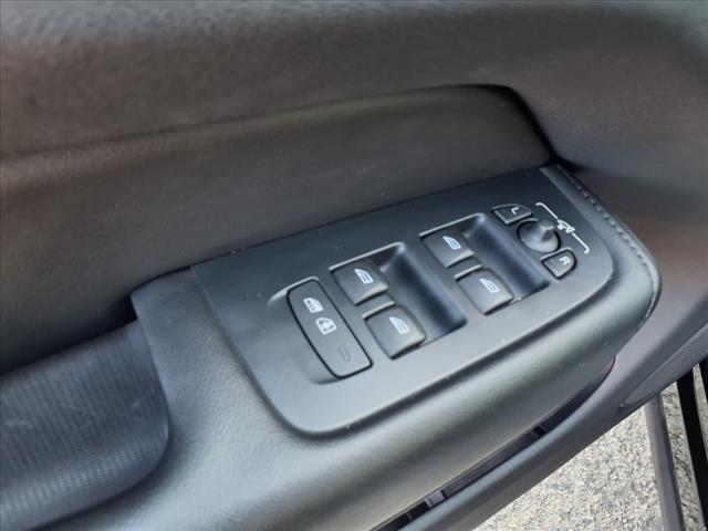 2023 Volvo XC60 B5 Plus Dark Theme - Photo 14