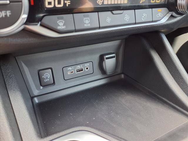 2025 Nissan Sentra SV - Photo 15