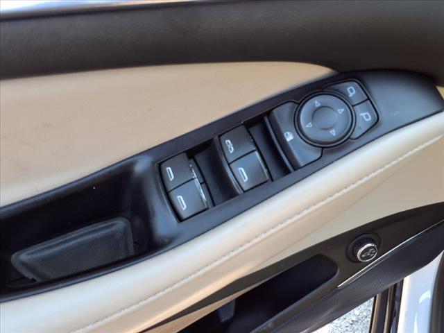 2019 Buick Enclave Essence AWD - Photo 16