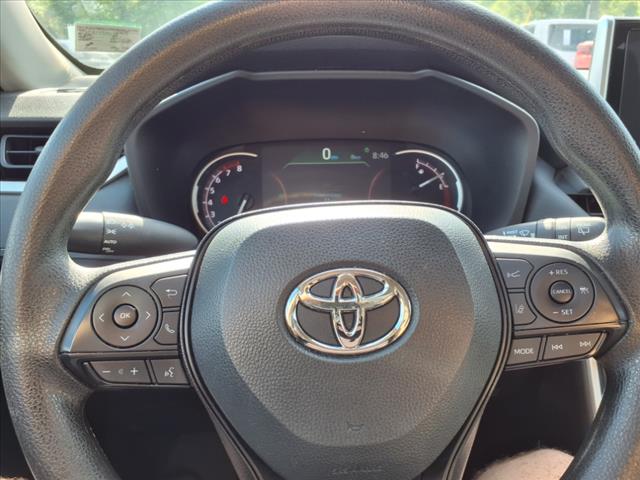 2023 Toyota RAV4 XLE - Photo 17