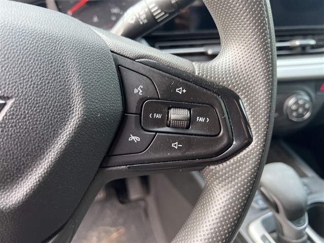 2024 Chevrolet Trax LS - Photo 17
