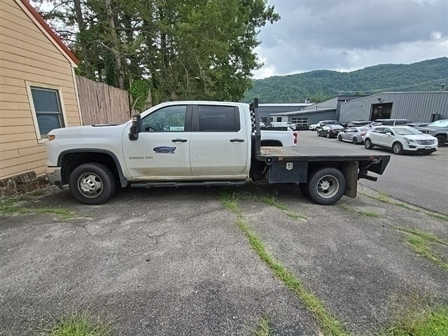 2024 Chevrolet Silverado 3500HD Work Truck WT 177 WB 4WD CREW FLATBED - Photo 1