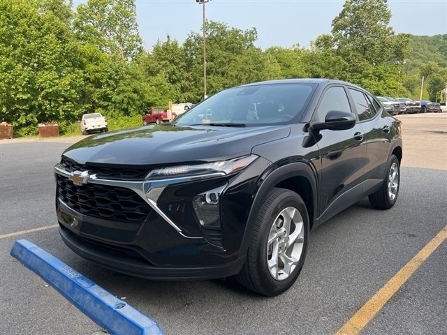 2024 Chevrolet Trax LS - Photo 1