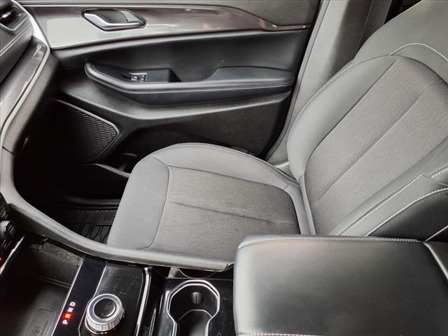 2022 Jeep Grand Cherokee Laredo 4WD - Photo 24