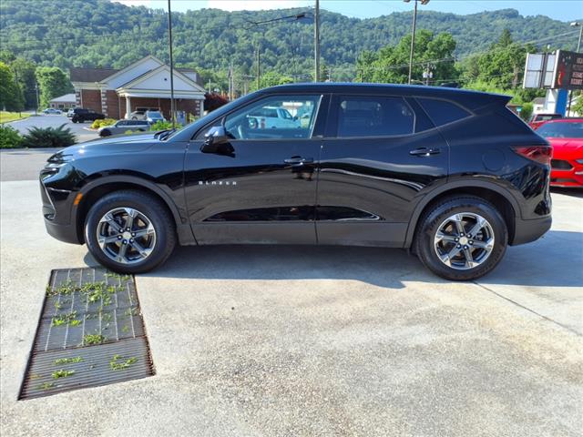 2025 Chevrolet Blazer LT AWD - Photo 2