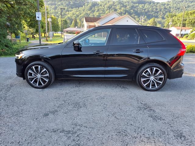 2023 Volvo XC60 B5 Plus Dark Theme - Photo 2