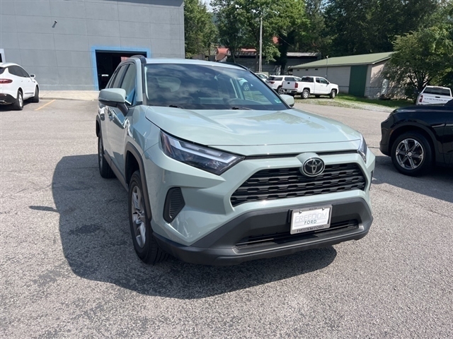 2022 Toyota RAV4 XLE - Photo 3