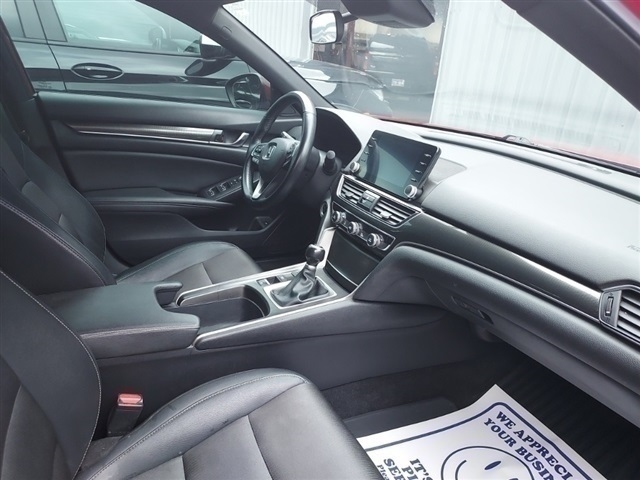 2019 Honda Accord Sport 2.0T - Photo 4