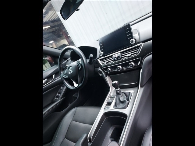 2019 Honda Accord Sport 2.0T - Photo 5