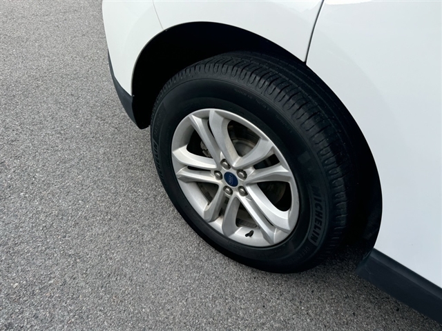 2020 Ford Edge SEL - Photo 5