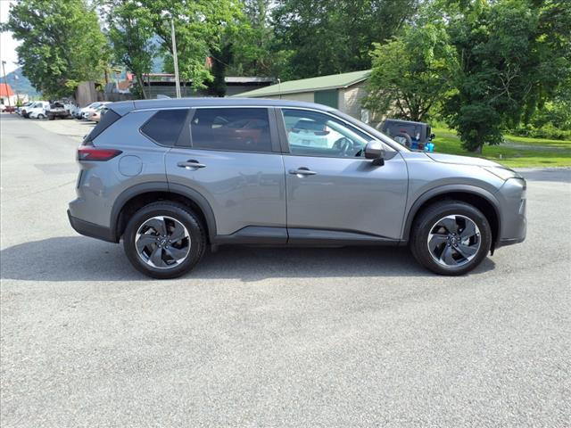 2024 Nissan Rogue SV - Photo 6