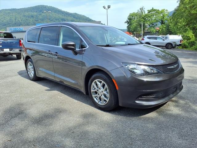 2022 Chrysler Voyager LX - Photo 7