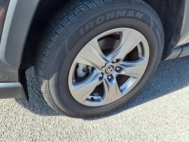 2023 Toyota RAV4 XLE - Photo 9