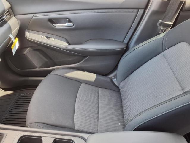 2025 Nissan Sentra SV - Photo 9