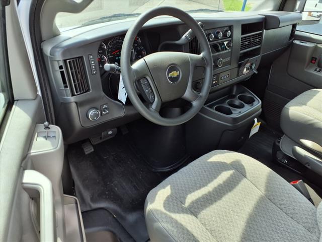 2025 Chevrolet Express Work Van Cutaway