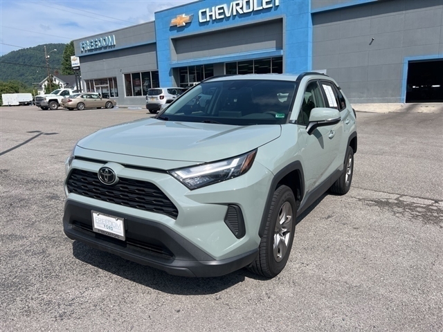 2022 Toyota RAV4 XLE