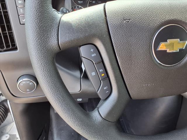 2025 Chevrolet Express Work Van Cutaway