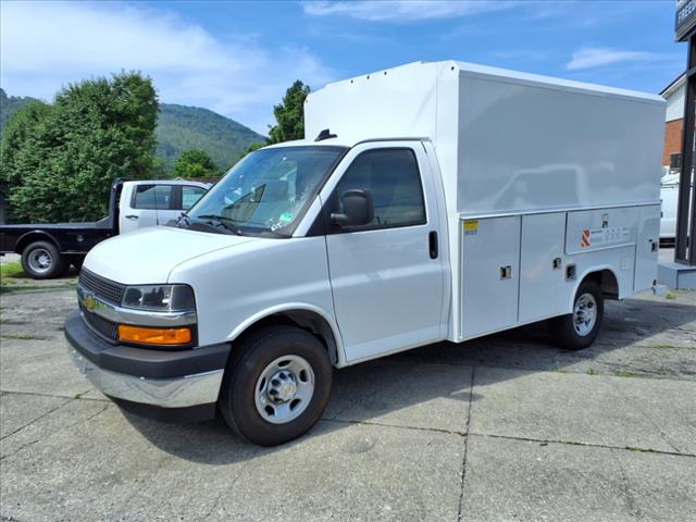 2025 Chevrolet Express Work Van Cutaway