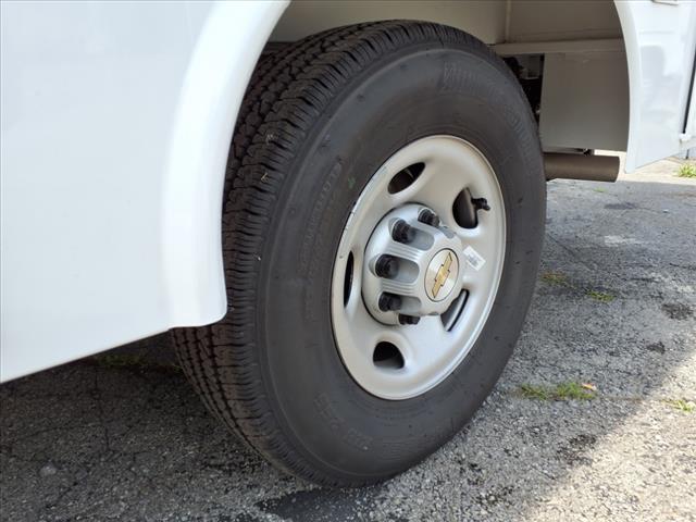 2025 Chevrolet Express Work Van Cutaway