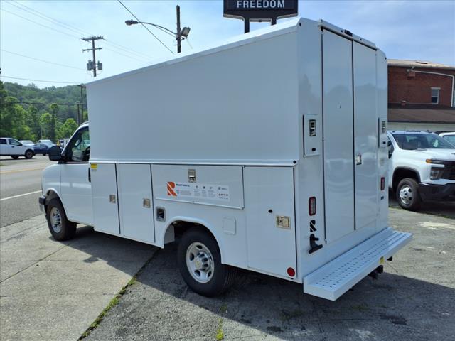2025 Chevrolet Express Work Van Cutaway