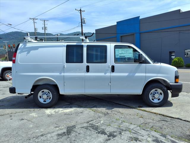 2025 Chevrolet Express Work Van Cargo