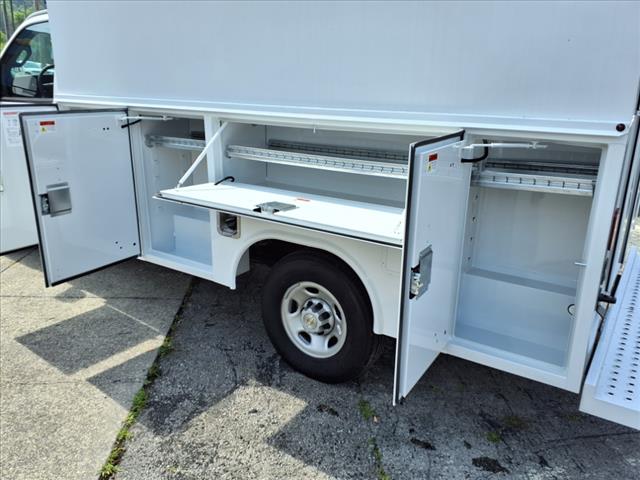 2025 Chevrolet Express Work Van Cutaway