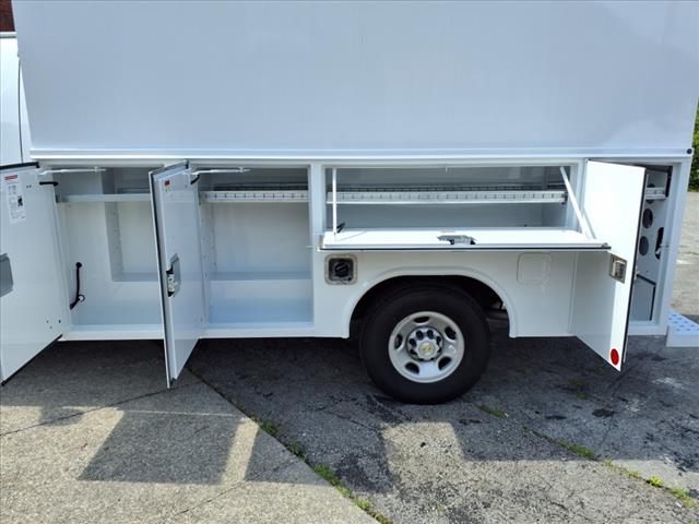 2025 Chevrolet Express Work Van Cutaway